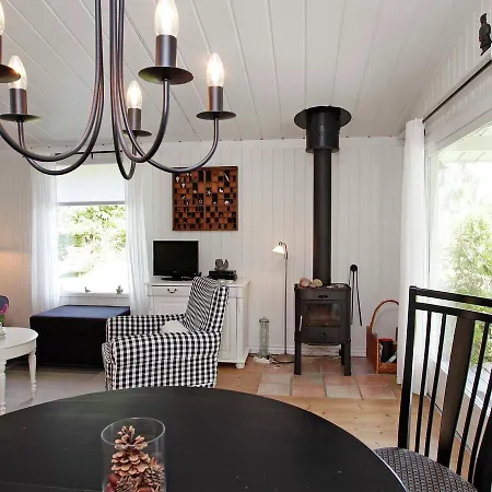 Two-bedroom Holiday In Praesto 3 *