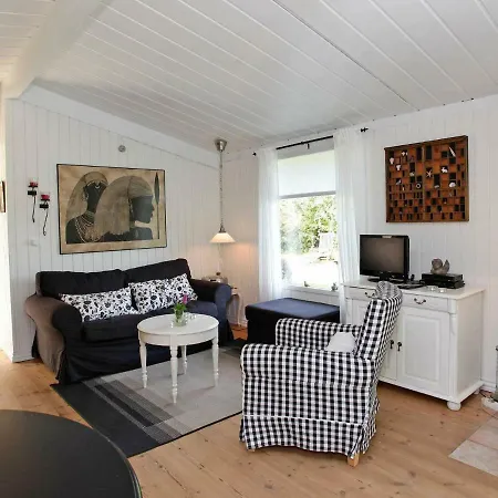 Two-bedroom Holiday In Praesto 3 *